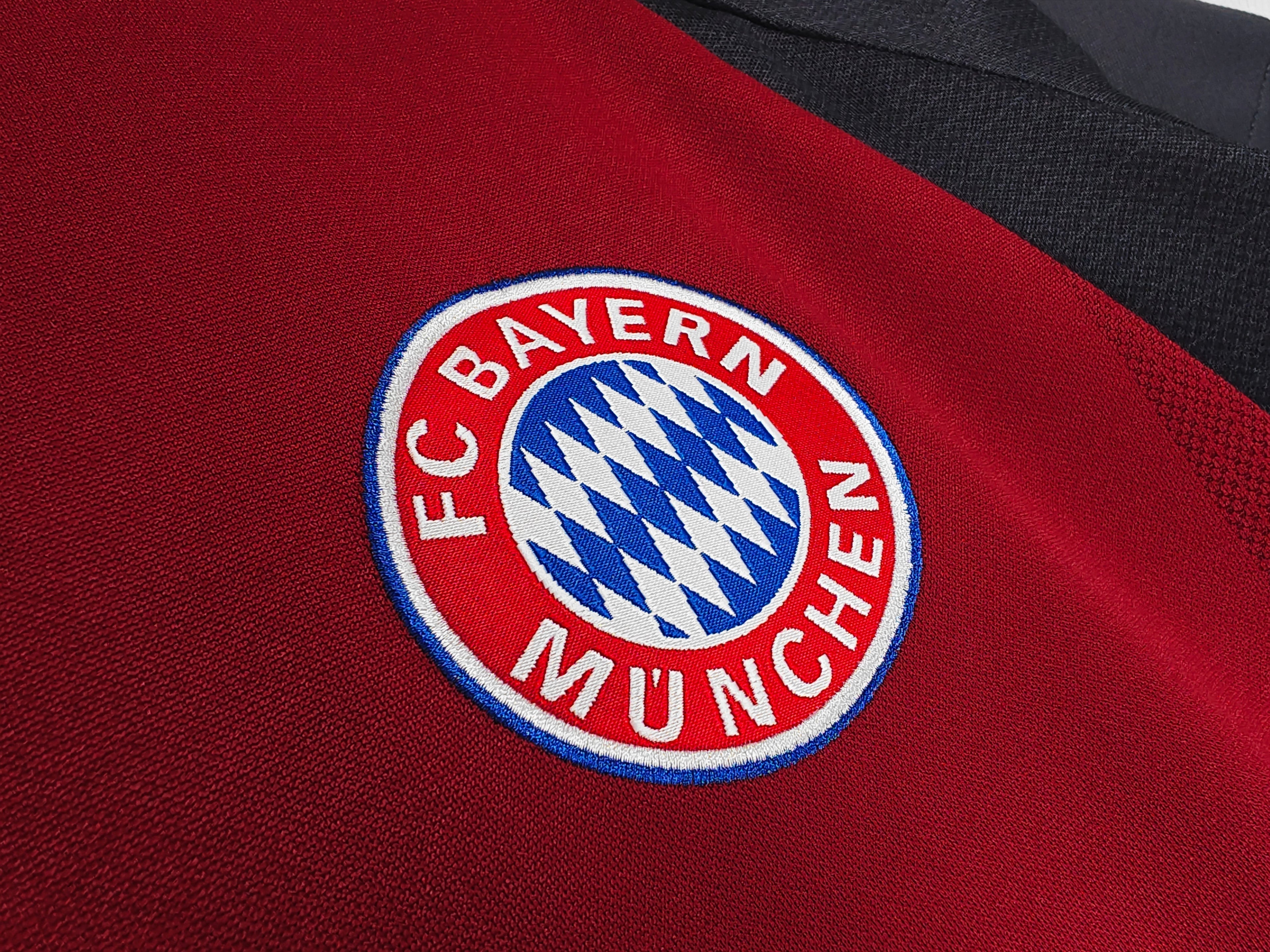 Bayern Munich Retro 01/02 Home Jersey