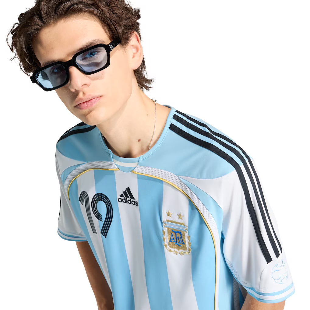 Argentina Retro 2006 Home Jersey - Messi #19